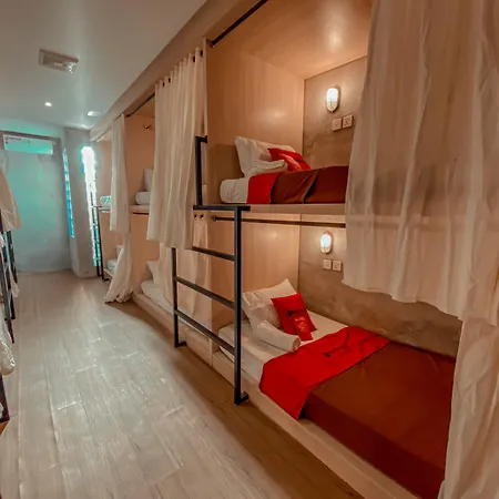 RedDoorz Hostel Near Ngurah Rai Airport Kuta-3